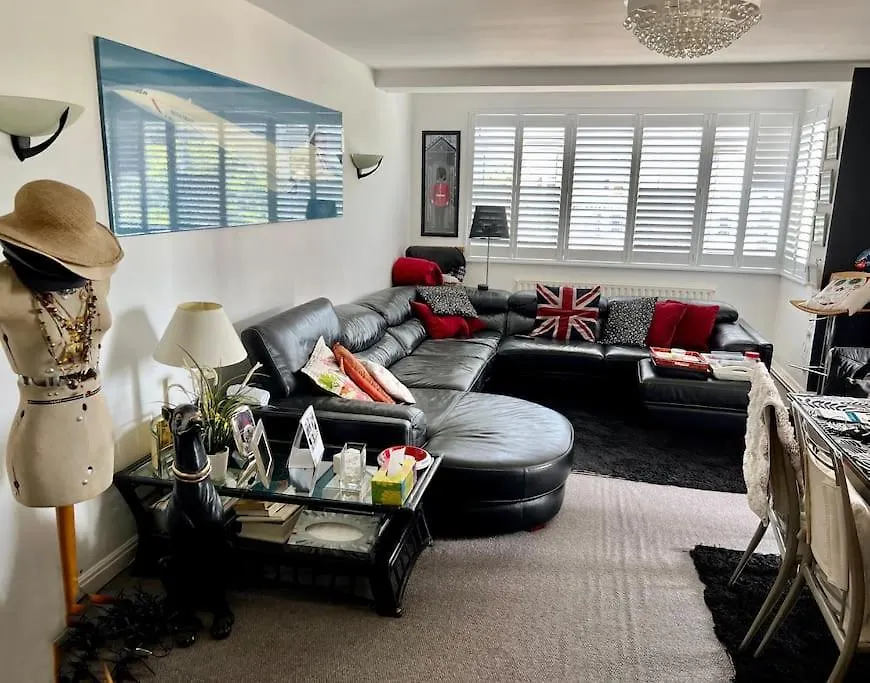 Central Hove Large 2 Bedroom Private Residence With Parking & Beach Hut Μπράιτον