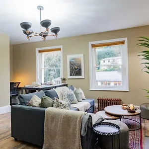 https://stunning-boutique-flat-in-central-location-beatrice.tophotelsbath.com