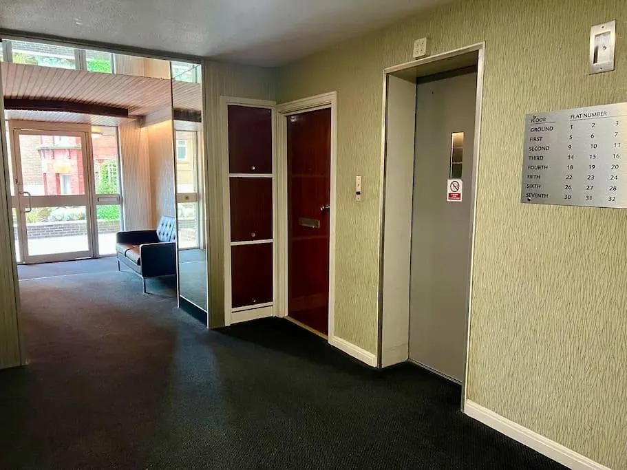 Central Hove Large 2 Bedroom Private Residence With Parking & Beach Hut 0*, Brighton United Kingdom