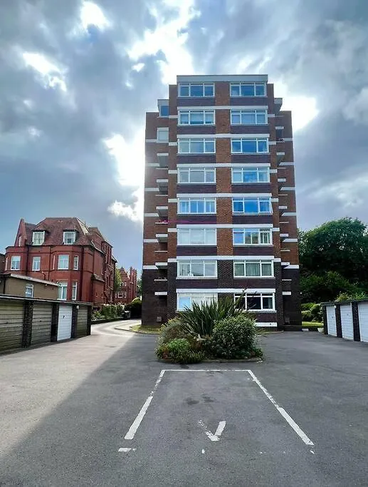 Lägenhet Central Hove Large 2 Bedroom Private Residence With Parking & Beach Hut